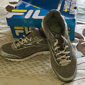 🤗 FILA tennis shoes cool max